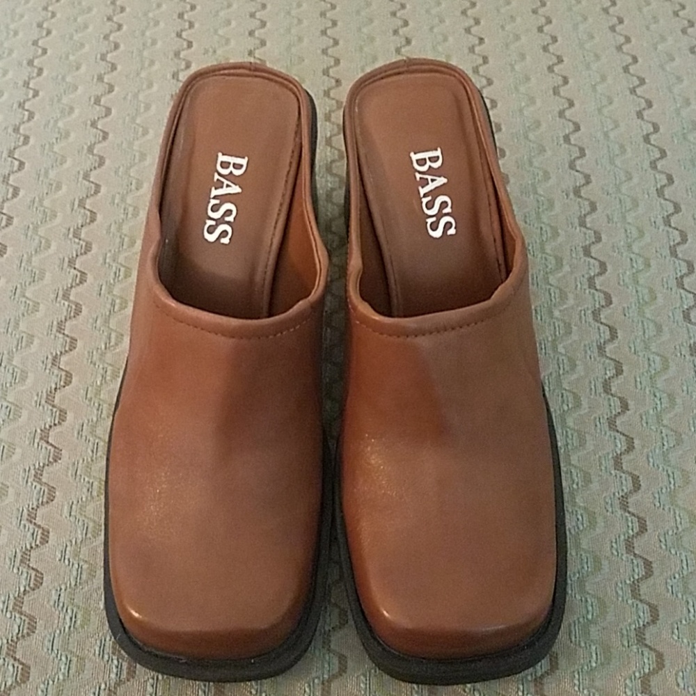 Bass leather heels